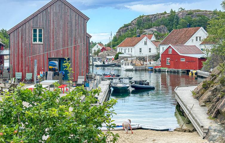 Ferieleilighet for 7 personer, med Terrasse og Hage i Søgne 