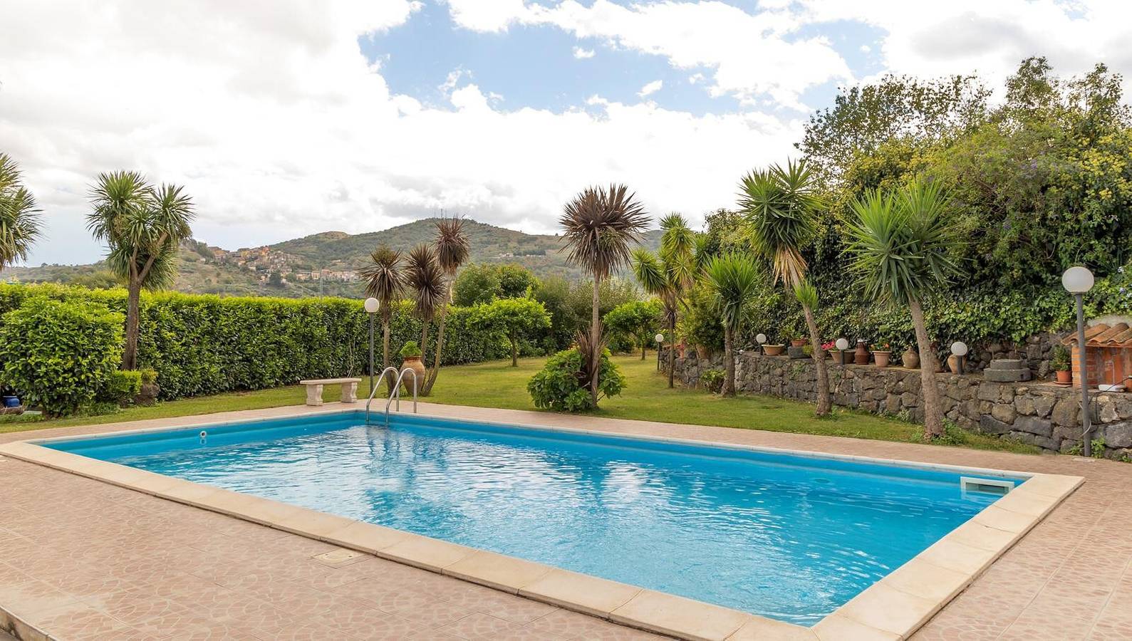 Villa per 9 Persone in Castiglione di Sicilia, Etna