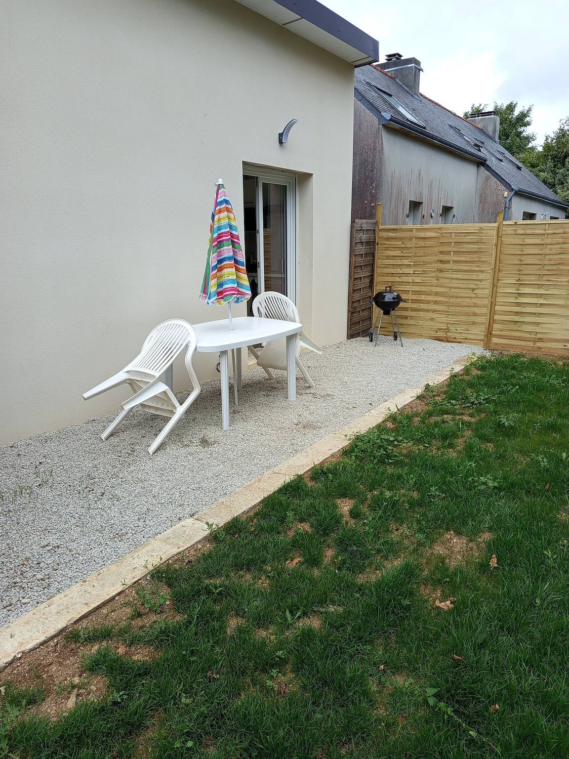 Studio entier, Studio '4' avec terrasse privée, jardin commun et Wi-Fi in Hanvec, Région de Brest