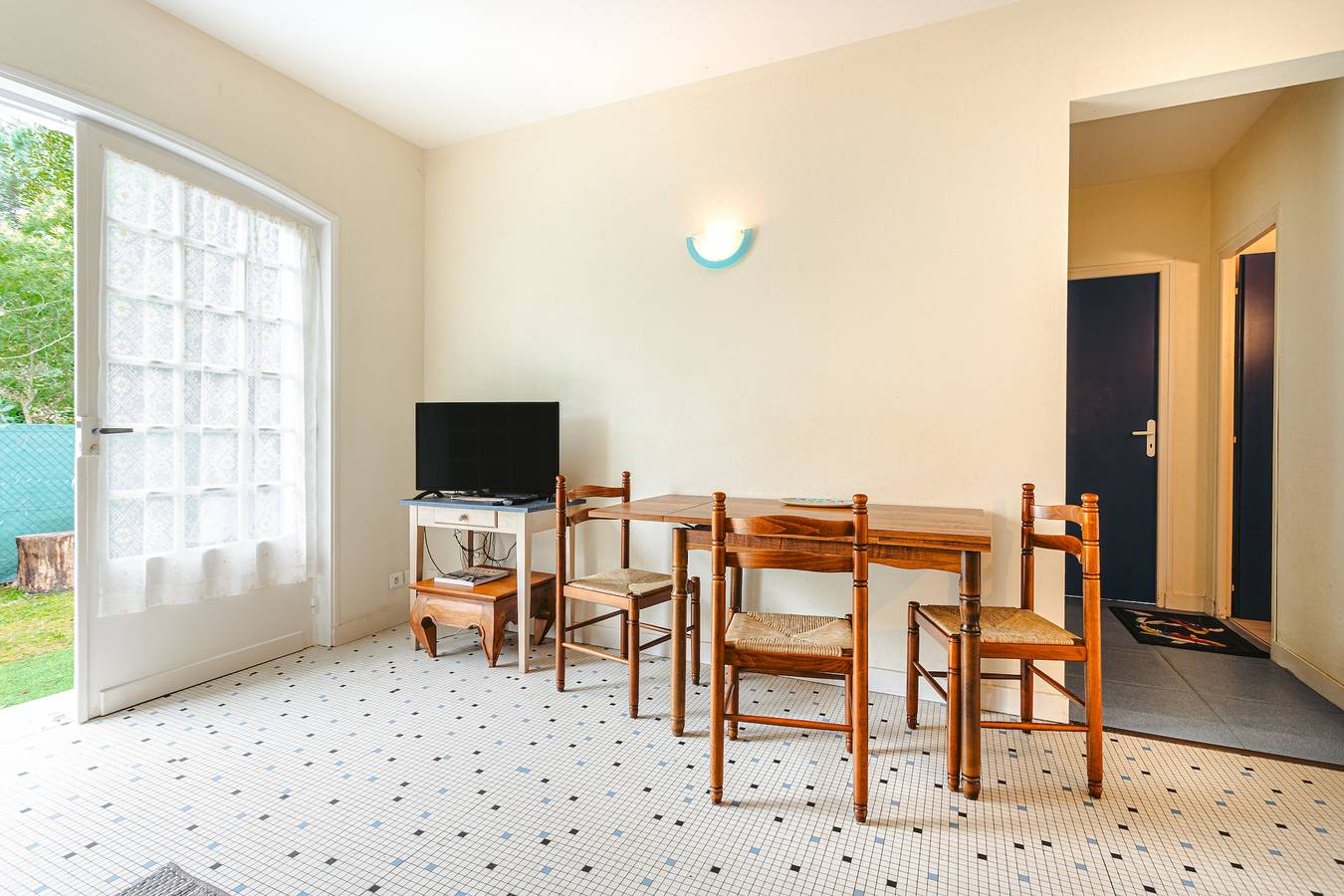Maison de vacances 'Longère Proche Plage Et Forêt 2' avec terrasse partagée, jardin partagé et Wi-Fi in Saint-Trojan-les-Bains, Côte de Beauté