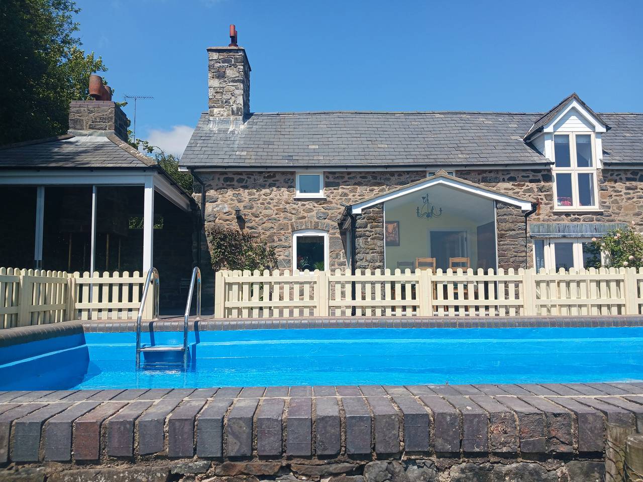 Bryn Y Garreg Cottage - The Wireless Free Farm in Powys