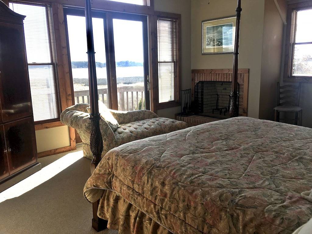 Lodge for 12 Guests in Chesapeake Bay, Maryland