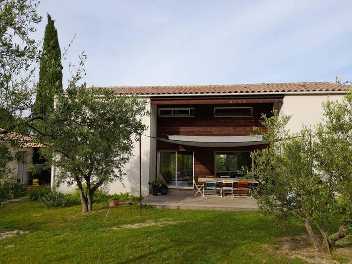 Location de vacances pour 6 personnes, avec Terrasse et Jardin ainsi que Piscine et Vue à MUS