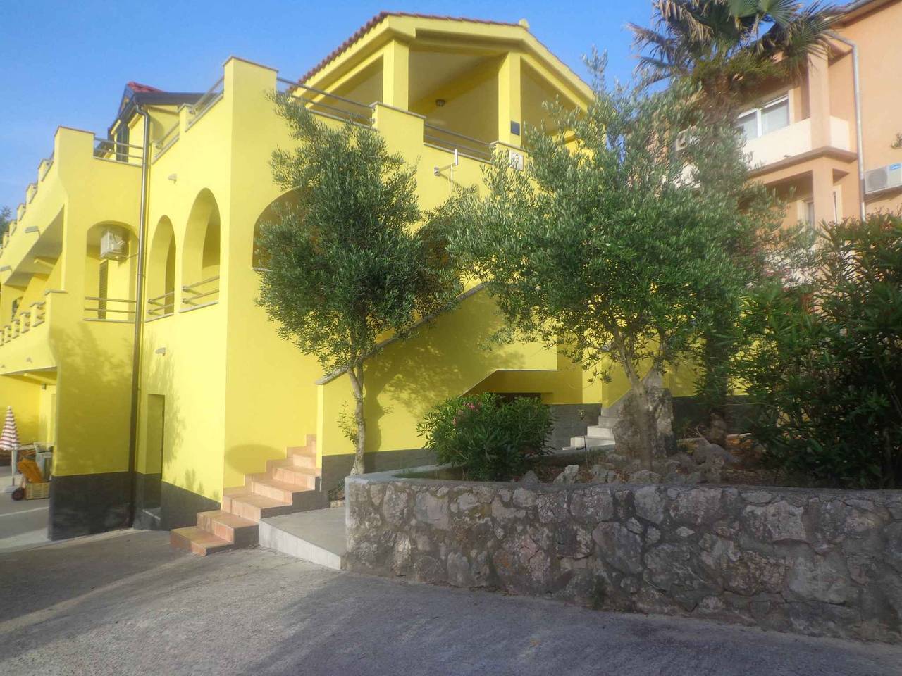 Ganzes Studio, Studio mit Grill nur 50 m von der Adria  in Vrbnik, Krk
