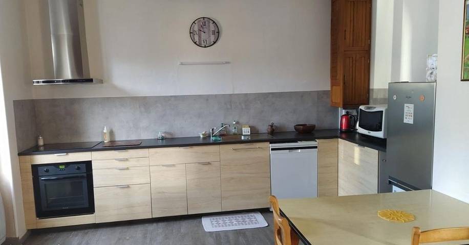 Location de vacances pour 8 personnes, avec jardin à Neussargues-Moissac