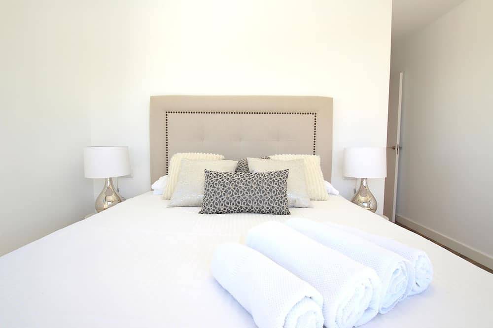 Beautiful Villa for 6 people, Wifi, private and heated pool, 8min from the beach in Adeje, South Tenerife