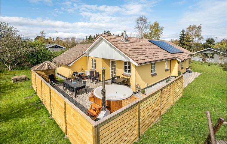 Ferienhaus für 10 Personen, mit Terrasse und Sauna in Bønnerup Strand