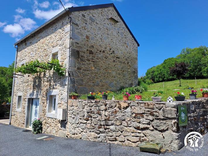 Gîte pour 5 personnes, avec Terrasse et Jardin dans Fontrieu