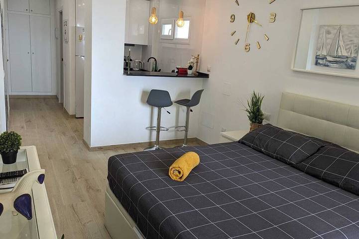 Appartement entier, Studio confortable à Marbella avec vue sur mer in Playa de la Fontanilla, Marbella