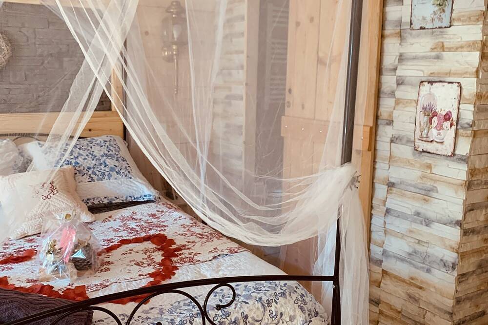 La casa de vacaciones en su jardín posado in Barjols, Región Brignoles