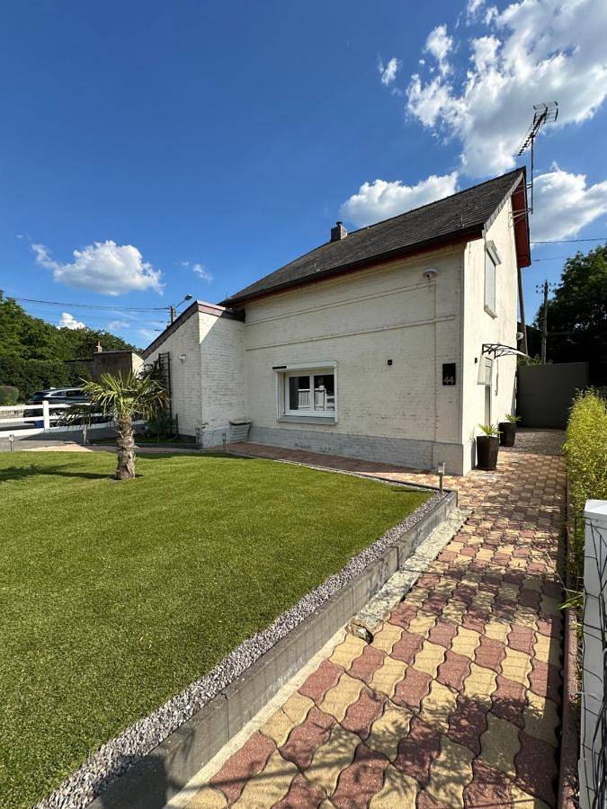 Location de vacances pour 6 personnes, avec terrasse et jardin à Solre-le-Château - 2