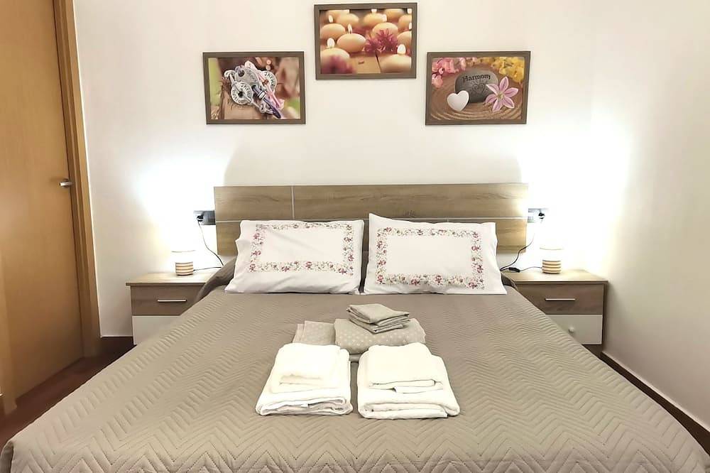 Entire apartment, Punta Umbria, Huelva Andalucia Costa de la Luz 2 bedrooms swimming pool in Punta Umbría, Costa de la Luz