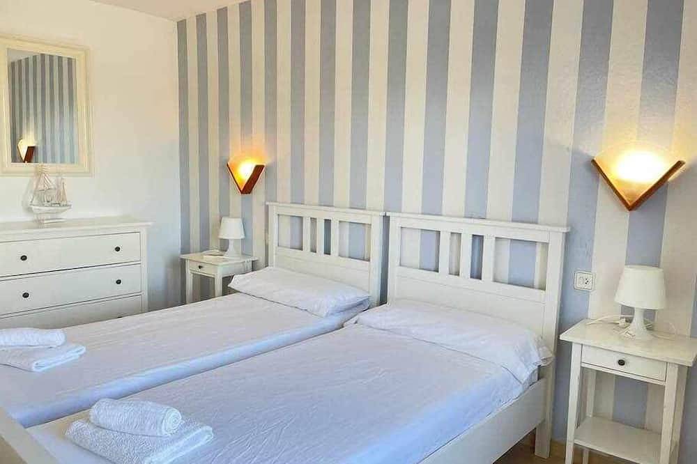 Apartamento entero, Pregonda - Apartamento con piscina y junto a playa in Cala Blanes, Ciudadela