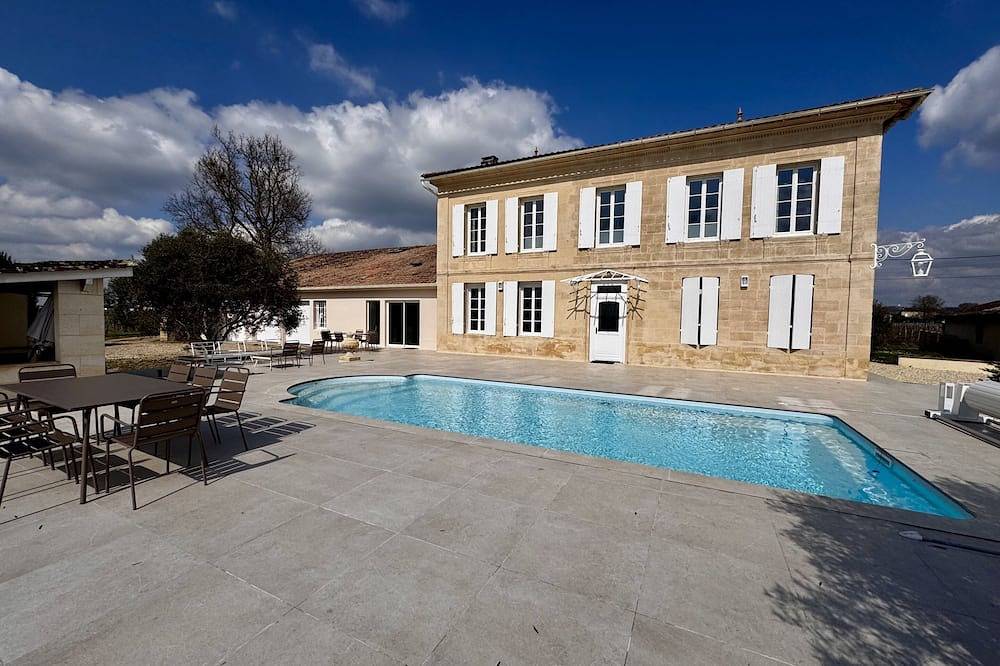 Suite 2 bedrooms King size beds 180x200 in Saint-Sulpice-de-Faleyrens, Libourne region