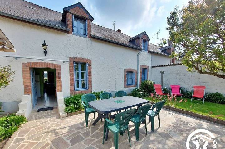 Gîte pour 8 personnes, avec jardin à Renazé