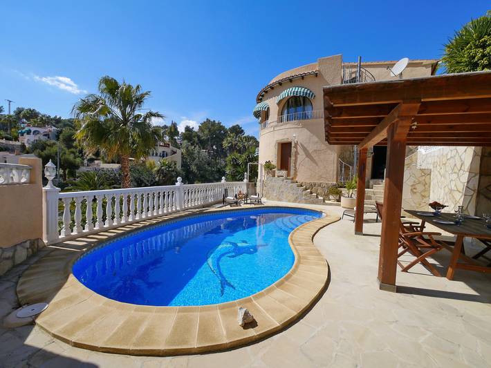 Maison de vacances pour 4 personnes, avec jardin ainsi que piscine et balcon, adapté aux familles à Benissa