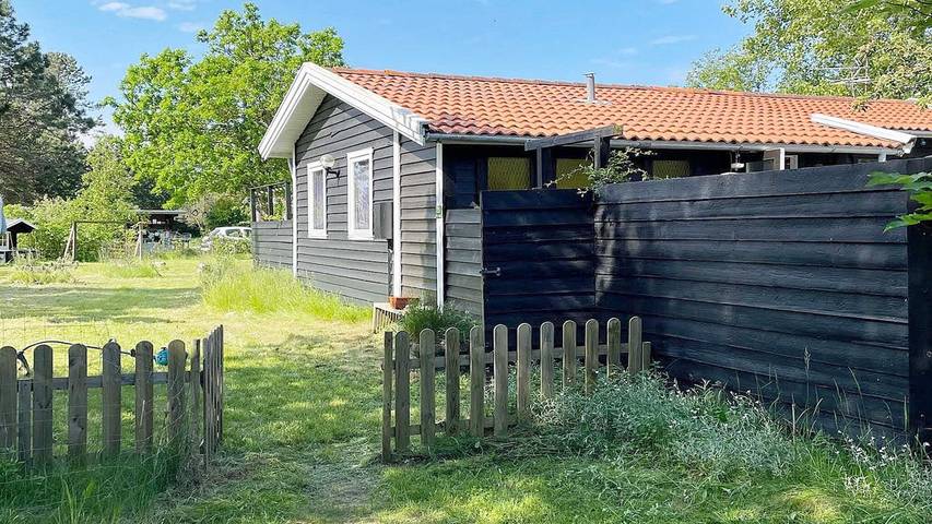 Ferieudlejning for 7 personer, med have i Sjællands Odde