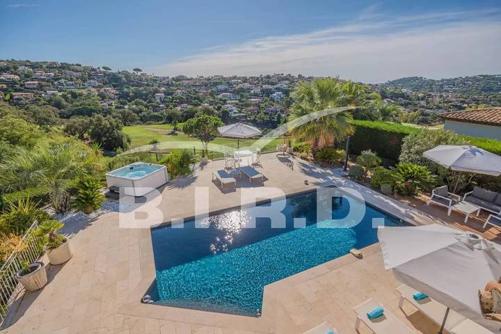 Gîte pour 10 personnes, avec jacuzzi et piscine dans Golf Bluegreen Sainte-Maxime - 2