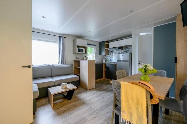 Camping pour 5 personnes, avec jacuzzi et piscine à Parentis-en-Born - 4
