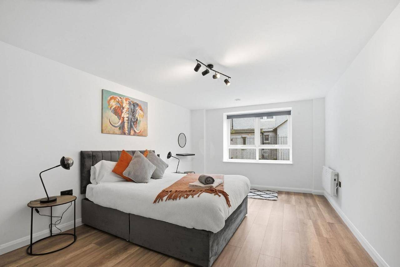 Entire apartment, Two-Bedroom Apartment in Swindon, North Wessex Downs
