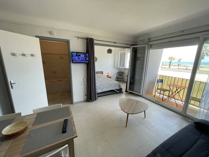 Ganze Wohnung, Studio-Apartment für 4 Personen, Meerblick, Balkon, Parkplatz, Haustiere erlaubt, Nähe Strand und Markt in Saint-Cyprien-Plage, Saint-Cyprien