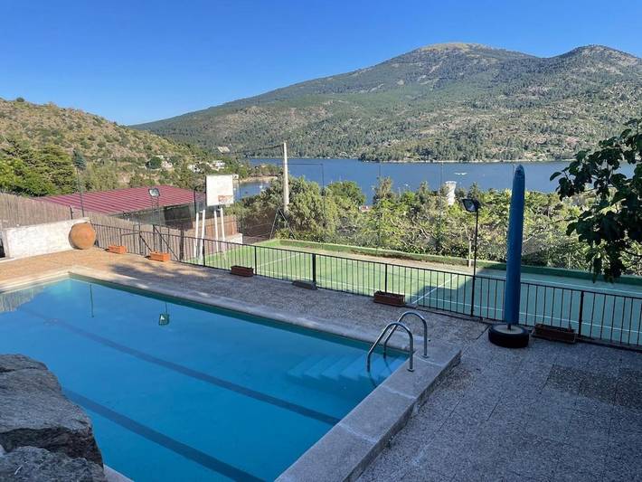 Casa rural para 8 personas, con Balcón y Jacuzzi además de Terraza y Jardín en El Barraco - 4