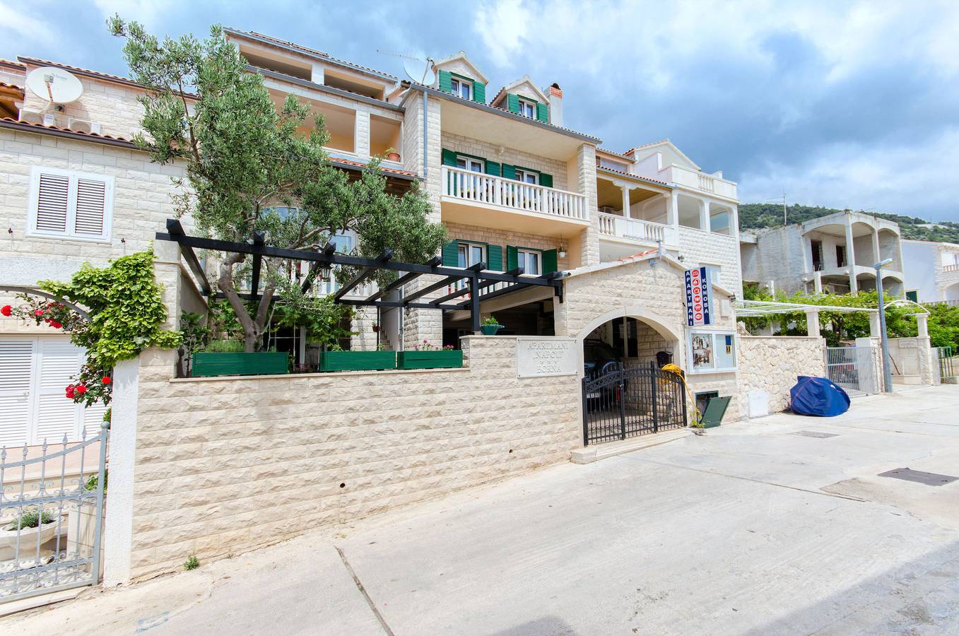Ganzes Studio, Apartments and Room Napoli in Bol, Brac