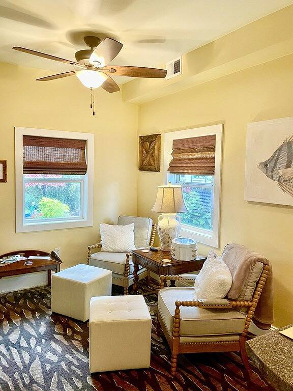 Ganze Wohnung, Camellia Suite, Apartment 1 at Magnolia Court in Beaufort, Beaufort County