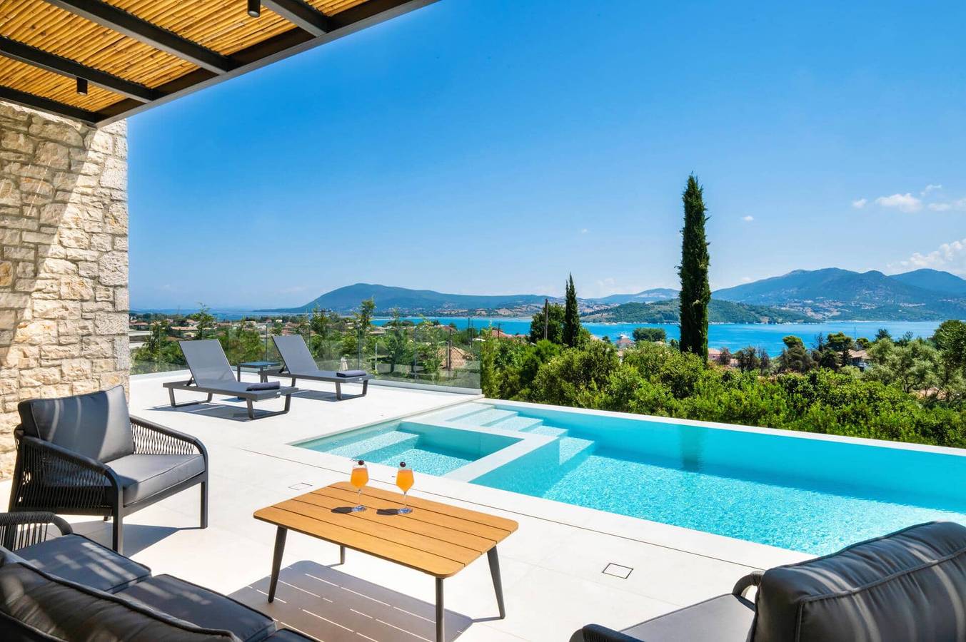 Villa Amoena by Villa Plus in Ligia, Grèce