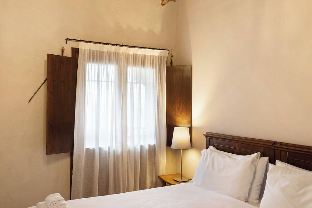 Entire apartment, Apartment 'Il Bozzolo Boutique Mirabolano' where Relaxation meets Design in Valeggio sul Mincio, Verona Province