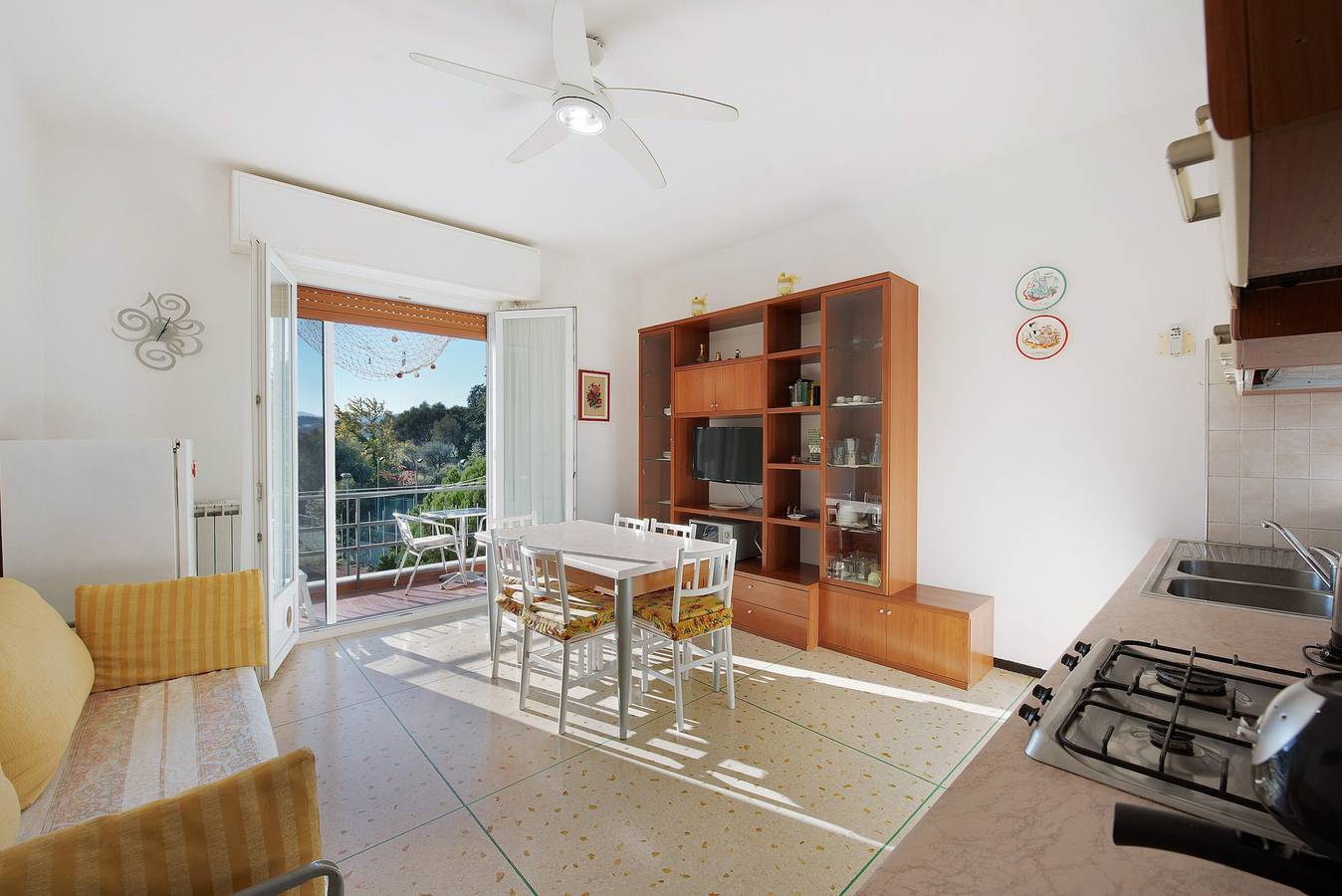 Appartamento intero, Appartamento 'Il Corallo' con giardino e balcone in comune in Albisola Capo, Albisola Superiore