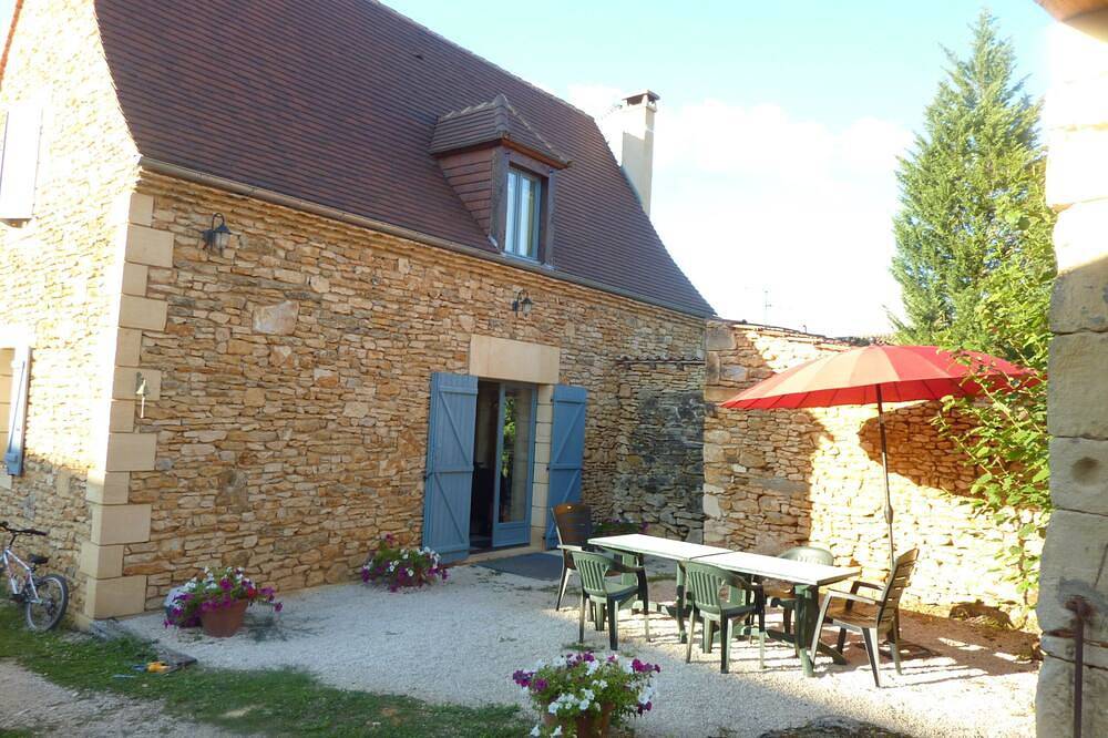 2 bedroom private vacation home in Sainte Nathalene in Sainte-Nathalène, Périgord Noir