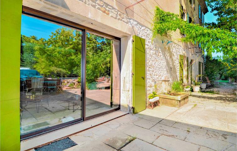 Location de vacances pour 10 personnes, avec terrasse et piscine à Tarascon - 2