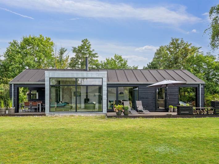 Feriehus for 6 personer, med terrasse - 1