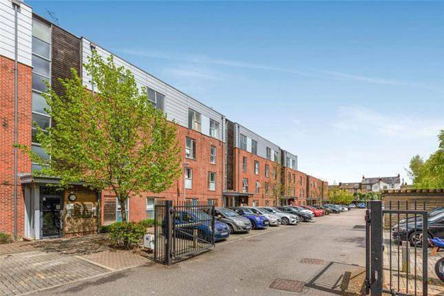 Entire holiday apartment, Double Room with Private Bathroom in Royal Tunbridge Wells, Kent