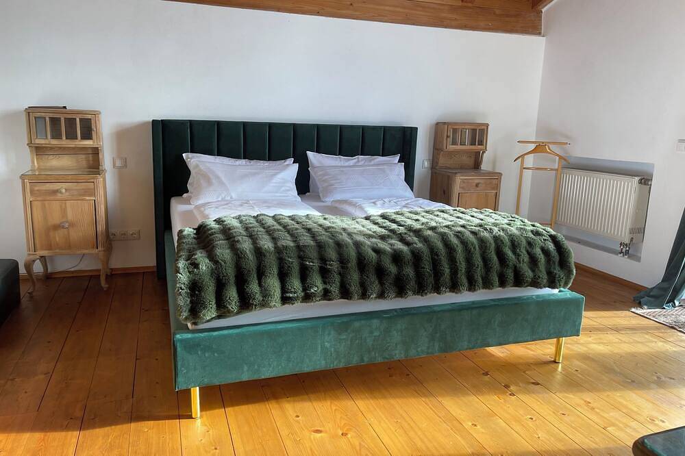 Ganze Wohnung, Ferienhaus für max. 5 Personen, 150 qm mit Garten und Terrasse in Traunstein, Chiemsee