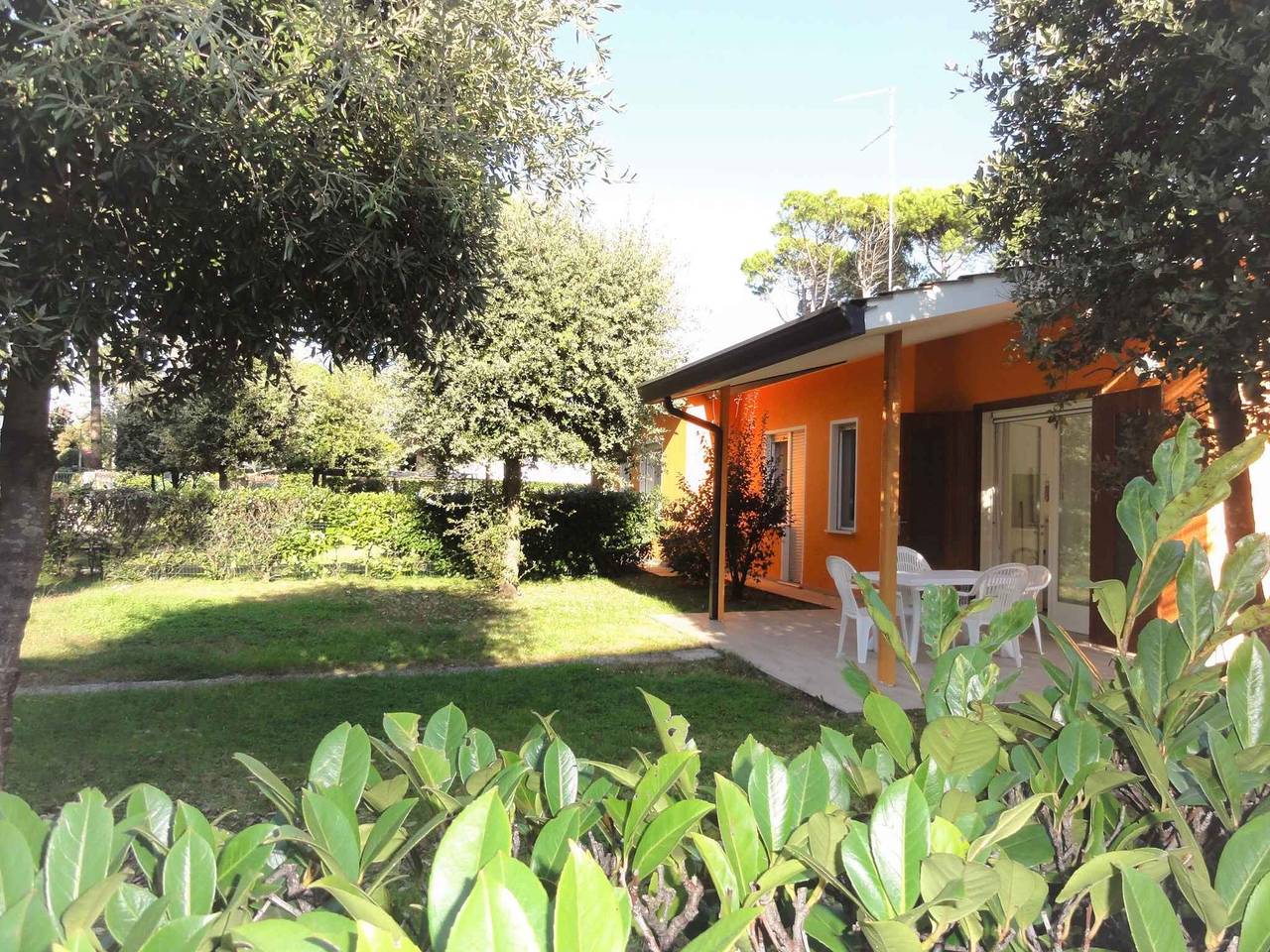 Entire holiday apartment, Holiday apartment Townhouse near the sea with large fenced garden  in Bibione, Venice Province