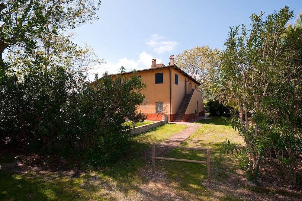 Apartment in einem alten Bauernhaus der Maremma, 250 m vom Strand Giannell entfernt in Giannella, Grosseto Provinz