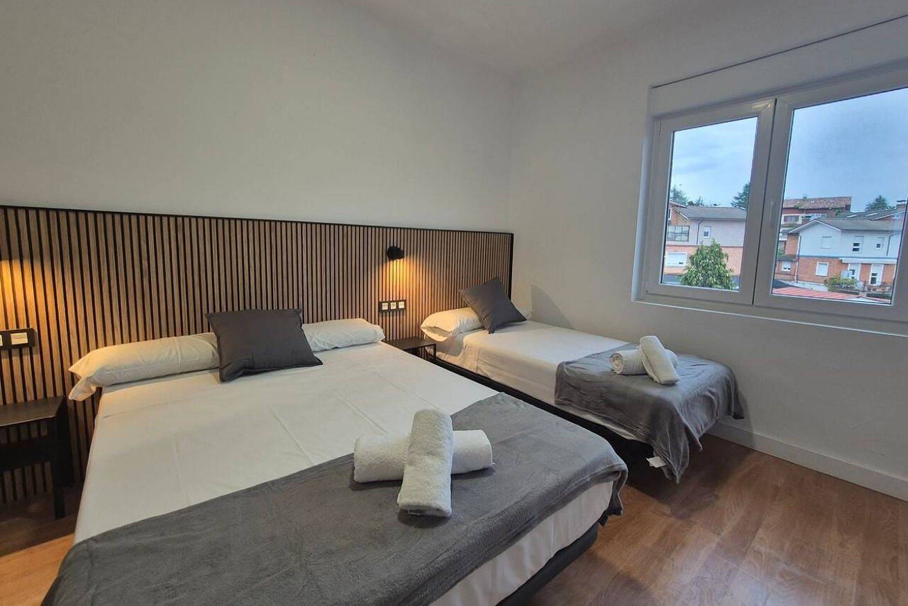 Ganze Wohnung, Chic Apt: Wi-Fi, Dishwasher, Washer/Dryer, Near Attractions in Oviedo, Cordillera Cantábrica