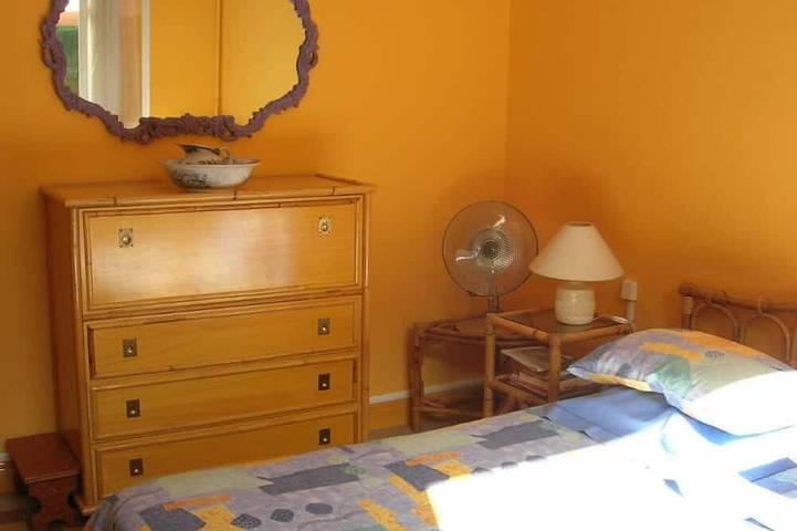 Ganze Wohnung, Große T2 Charakter, Innenstadt mit Garten / Terrasse. in Perpignan, Côte d'Améthyste