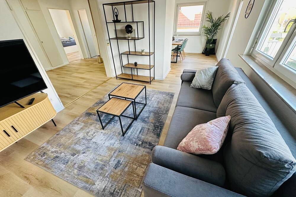 Ganze Wohnung, Stylisches Appartement mit Sonnenterrasse in Heilbronn, Kurpfalz
