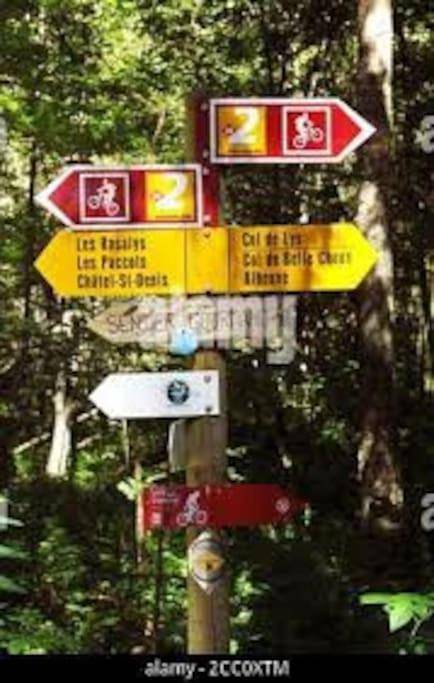 Gîte pour 5 personnes, avec jardin ainsi que terrasse et jacuzzi à Châtel-Saint-Denis - 3