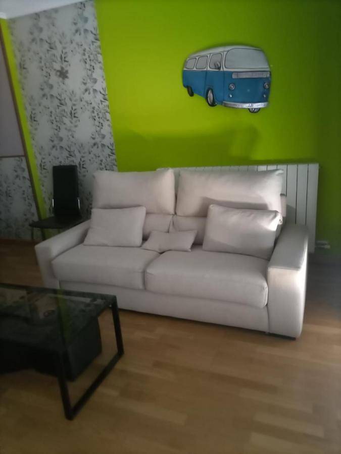 Apartamento para 8 personas, con Balcón y Terraza además de Jardín y Piscina para niños en Cirueña
