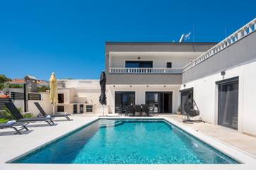 Villa voor 7 Personen in Marina, Split-Dalmatië, Afbeelding 1