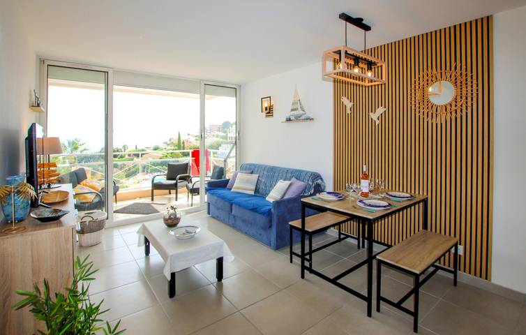Ganze Ferienwohnung, Ferienwohnung mit Meerblick, Pool und Terrasse, in der Nähe der Plage du Château in Théoule-sur-Mer, Massif de l'Esterel