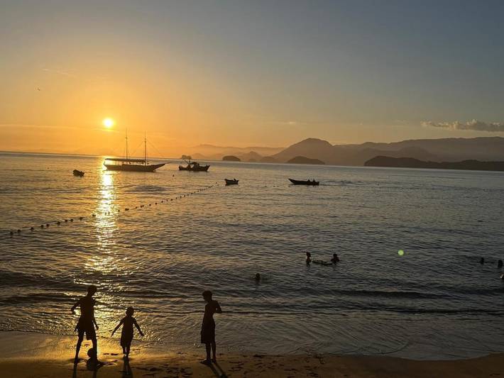Casas e apartamentos de temporada para 3 pessoas, com piscina e terraço e ainda vista and jardim, com animais de estimação em Picinguaba