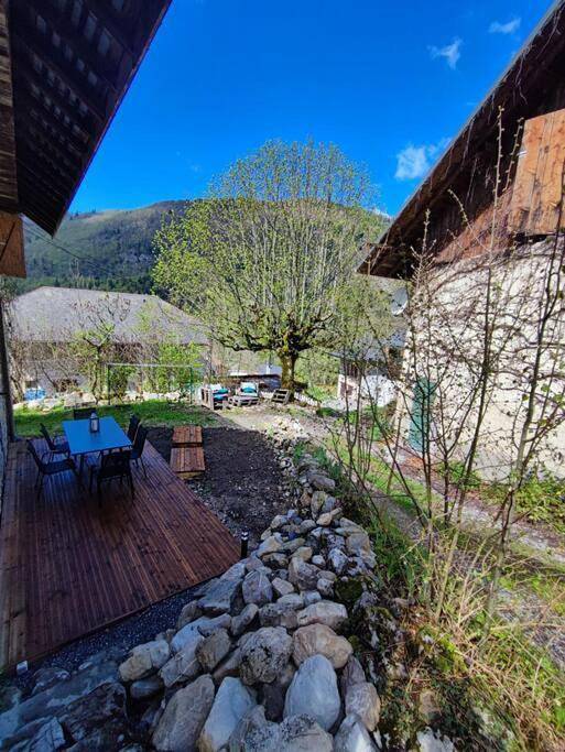 Gîte pour 4 personnes, avec terrasse ainsi que jardin et vue à Montmin - 2