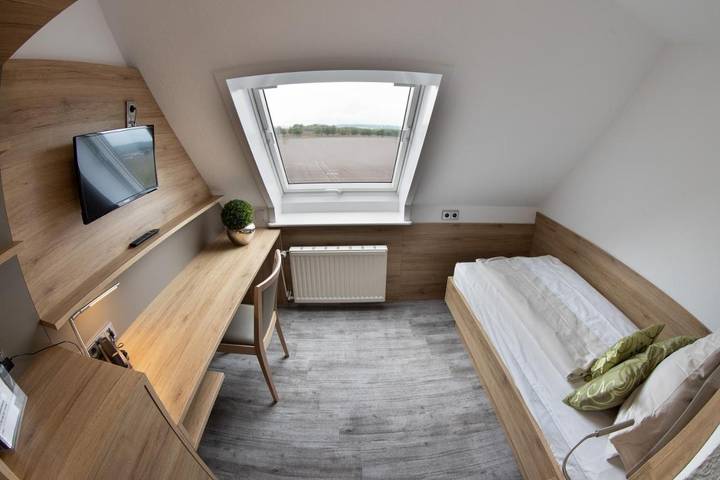 Hotel für 2 Personen, mit Terrasse und Garten sowie Ausblick und Seeblick in Wiehengebirge - 4