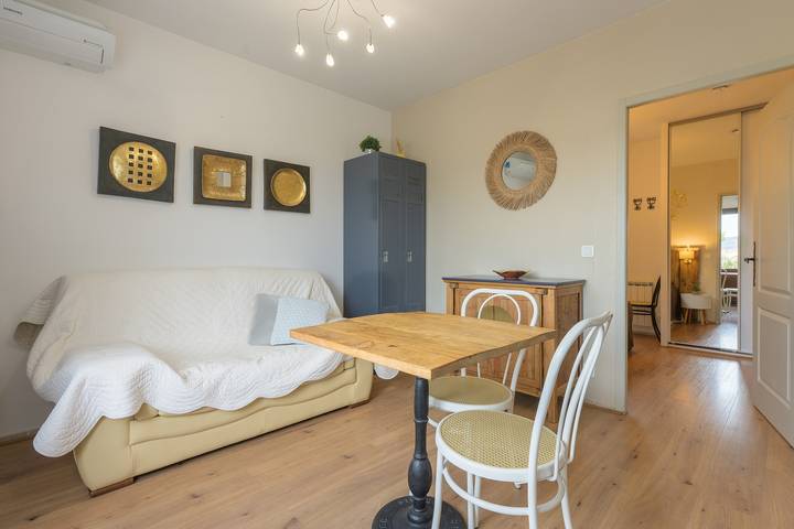 Ganze Wohnung, Angrenzendes Ferienhaus mit privatem Pool in Apt, Regionaler Naturpark Luberon
