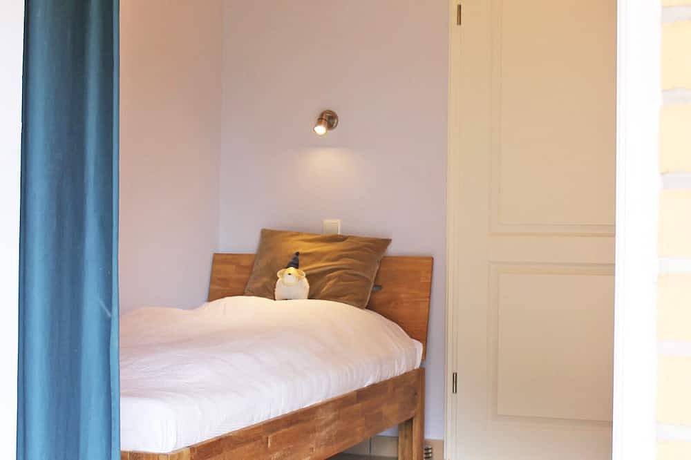 Das exklusive Ferienhaus \"Windrose“ ist ideal für eine 6-köpfige Familie oder befreundete Paare und bietet an heißen Tagen eine Abkühlung an der nahegelegenen Badestelle in Kosel, Rendsburg-Eckernförde